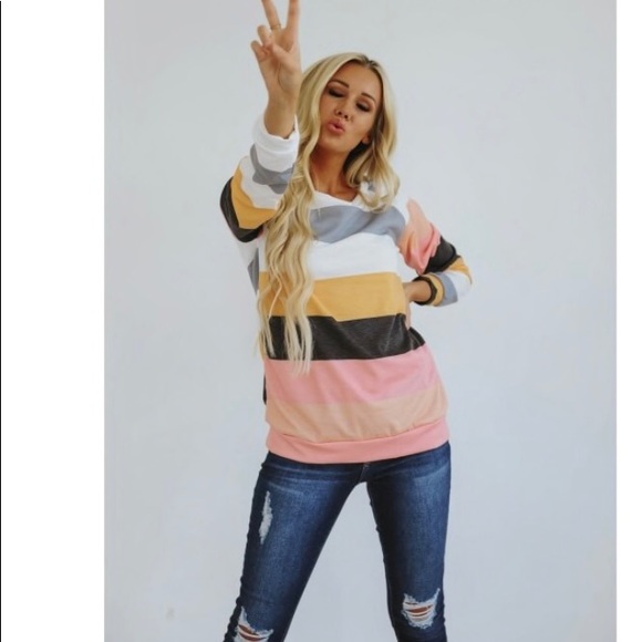 HP x 2 🎉 Last One • Women’s Oversized Striped Top - Picture 1 of 4